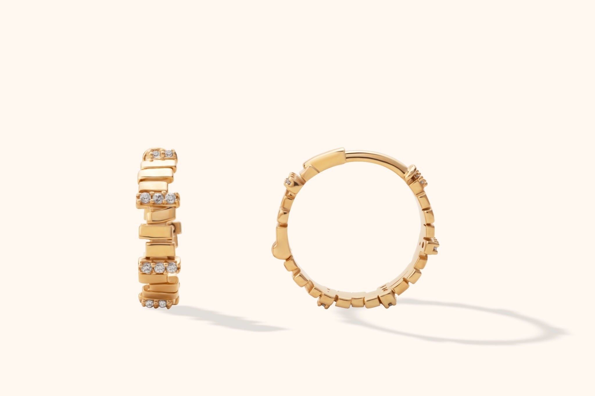 14K Guldörhängen Hoops – Huggie Örhängen med Sten - Noxlookjewelry