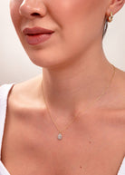 14K Guldörhängen Hoops – Huggie Örhängen med Sten - Noxlookjewelry