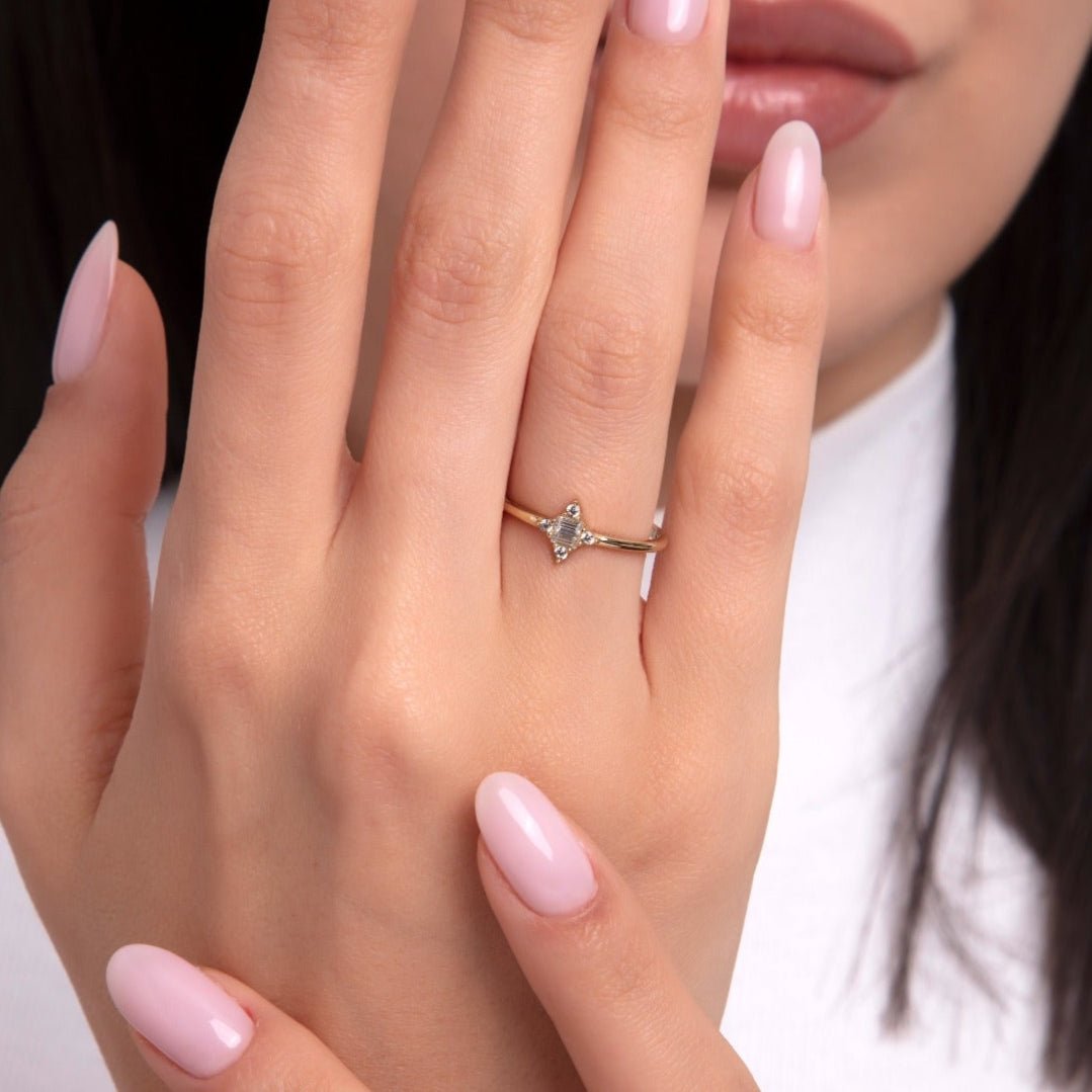 14K Guldring Dam – Baguette Stacking Ring i Äkta Guld - Noxlookjewelry