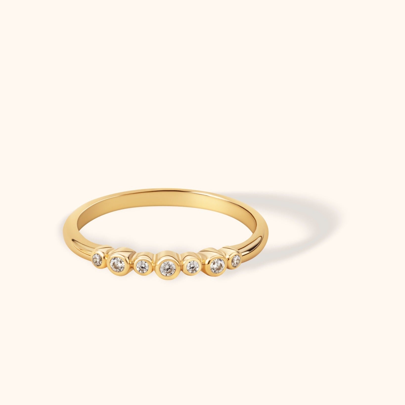 14K Guldring Dam – Bezel Halv Eternity Ring i Äkta Guld - Noxlookjewelry