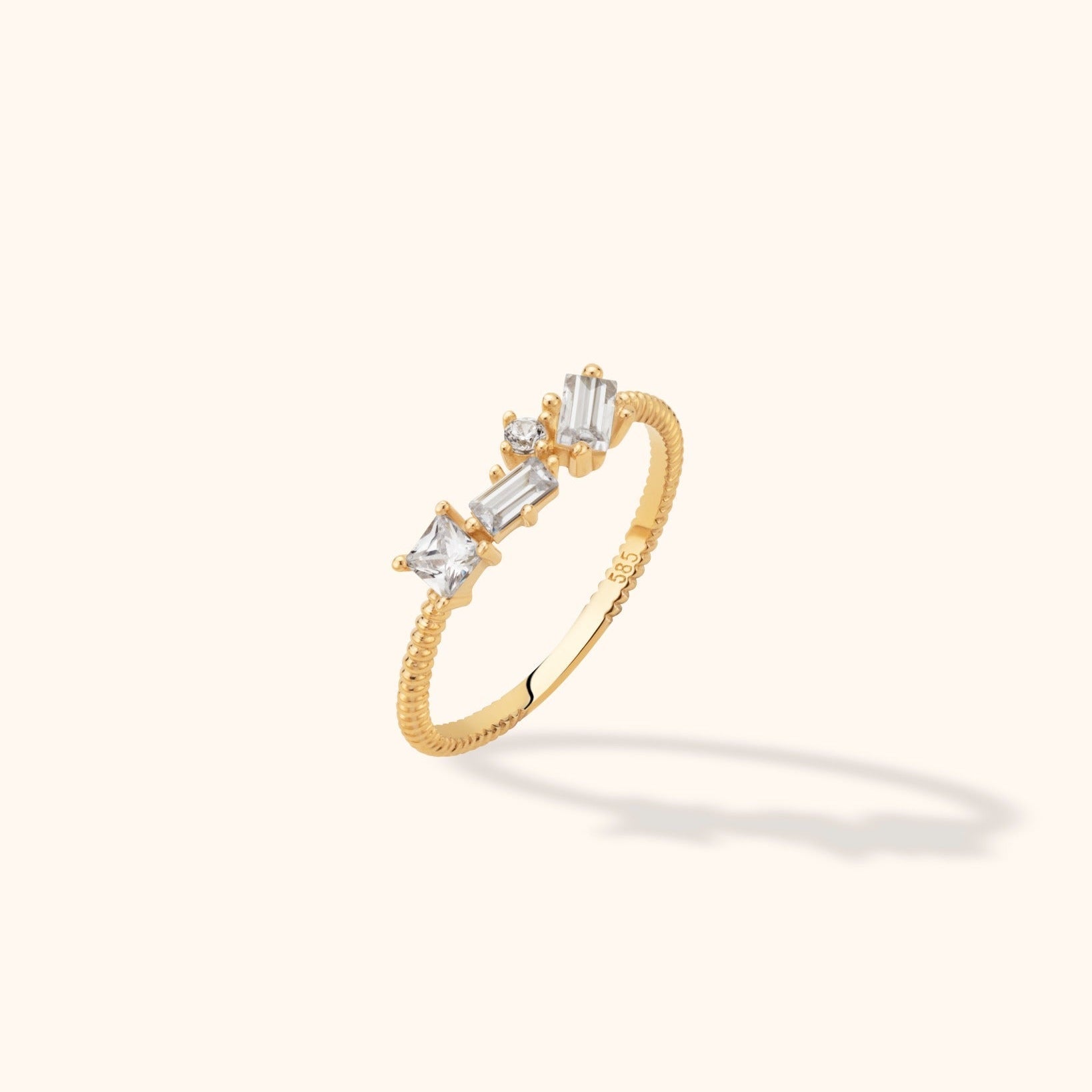 14K Guldring Dam – Elegant Cluster Ring med Baguette, Princess och Rundslipade Stenar - Noxlookjewelry