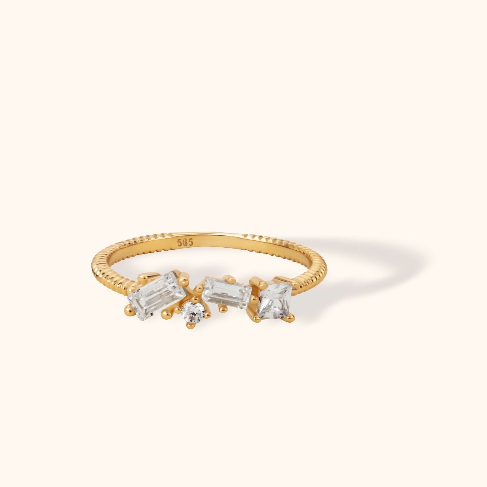 14K Guldring Dam – Elegant Cluster Ring med Baguette, Princess och Rundslipade Stenar - Noxlookjewelry