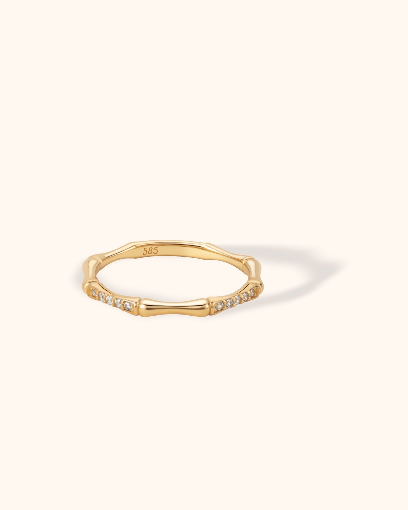 14K Guldring Dam – Elegant Organisk Guldring med Pavé Stenar i Modern Minimalistisk Design - Noxlookjewelry
