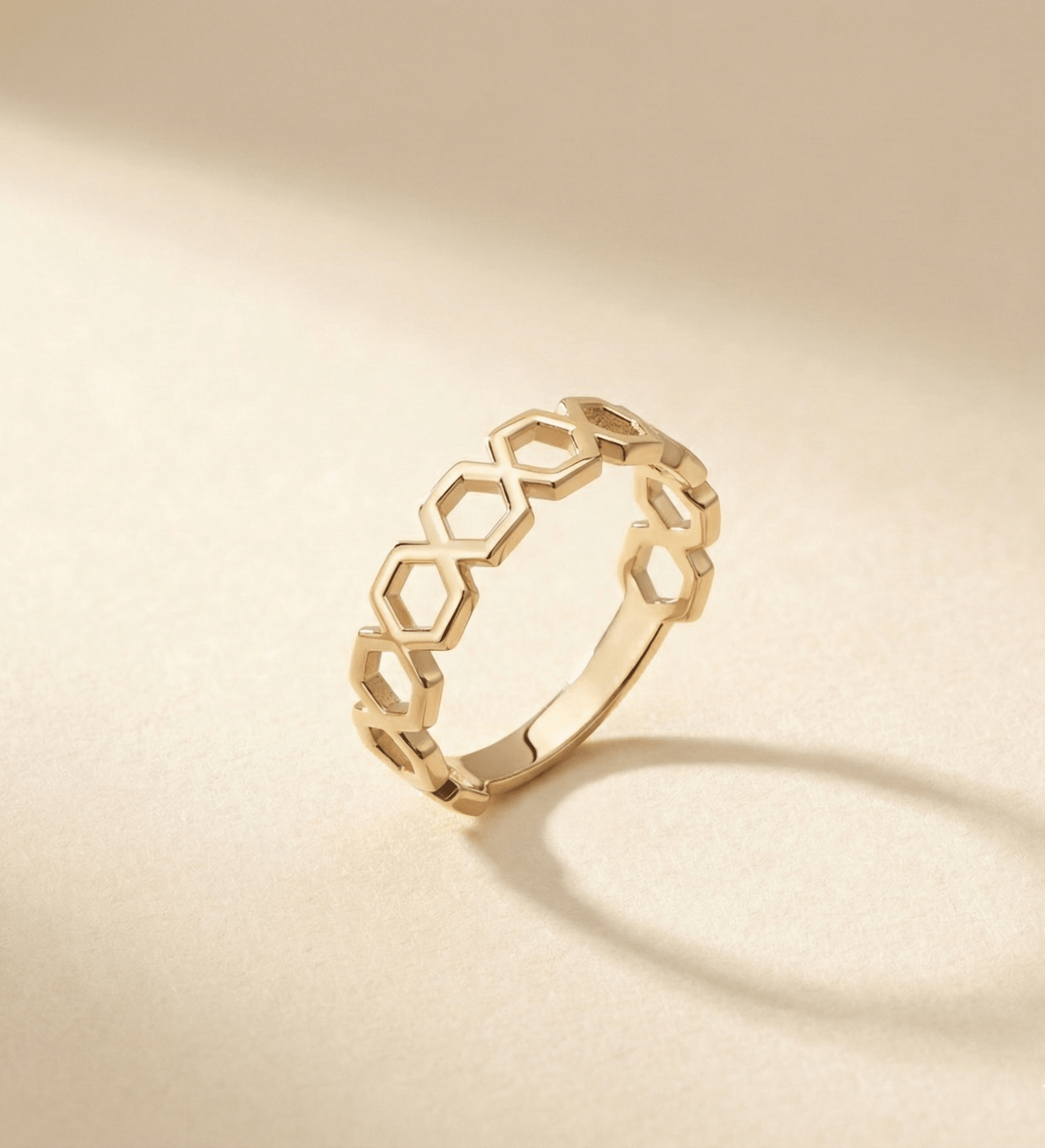 14K Guldring Dam – Geometrisk Honeycomb Ring i Äkta Guld - Noxlookjewelry
