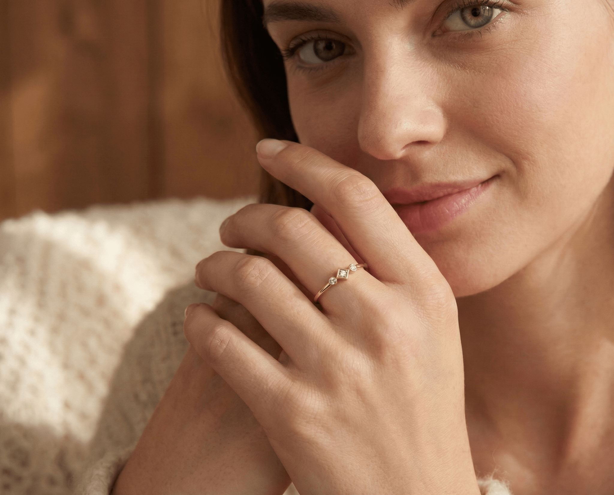 14K Guldring Dam – Geometrisk Trio Ring i Äkta Guld - Noxlookjewelry