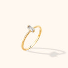 14K Guldring Dam – Minimalistisk Baguette Solitärring i Äkta Guld - Noxlookjewelry