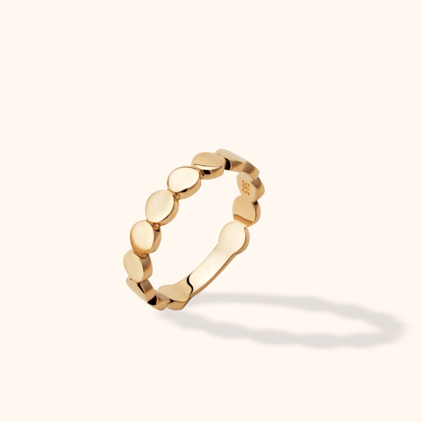 14K Guldring Dam – Minimalistisk Pebble Band Ring i Äkta Guld - Noxlookjewelry