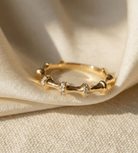 14K Guldring Dam – Texturerad Stacking Ring i Äkta Guld - Noxlookjewelry
