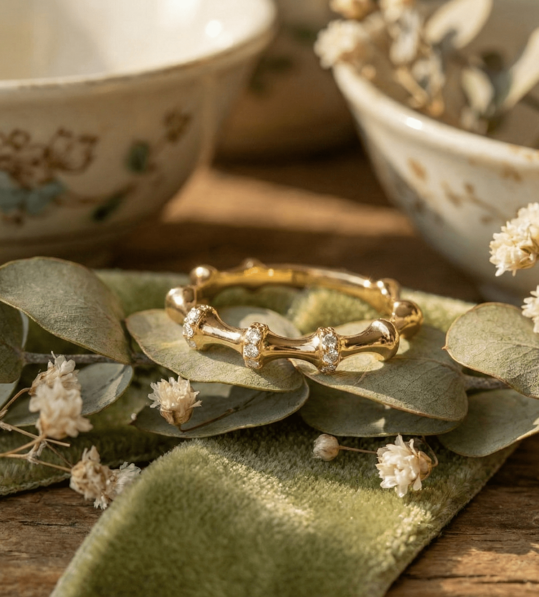 14K Guldring Dam – Texturerad Stacking Ring i Äkta Guld - Noxlookjewelry