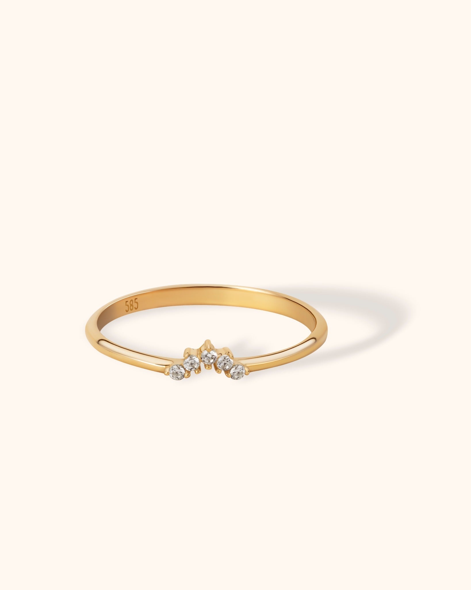 14K Guldring Dam – Tunn Chevron Stacking Ring i Äkta Guld - Noxlookjewelry