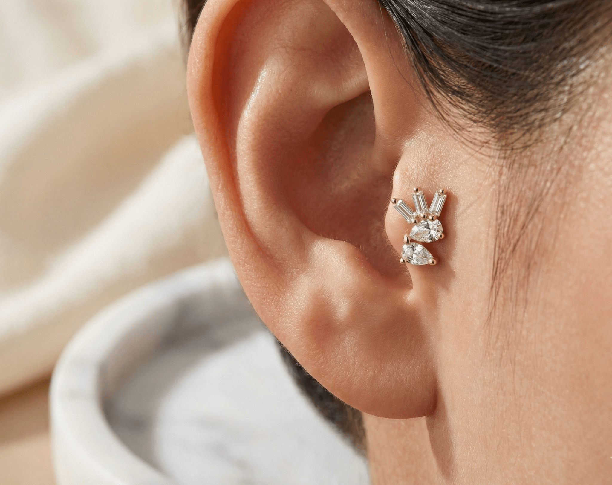 14K Tragus Örhänge Mixed Cut Cluster I Äkta Guld Elegant Cartilage Stud - Noxlookjewelry