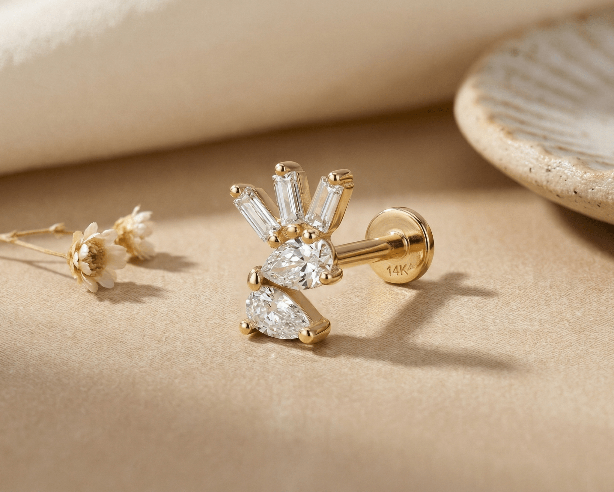 14K Tragus Örhänge Mixed Cut Cluster I Äkta Guld Elegant Cartilage Stud - Noxlookjewelry