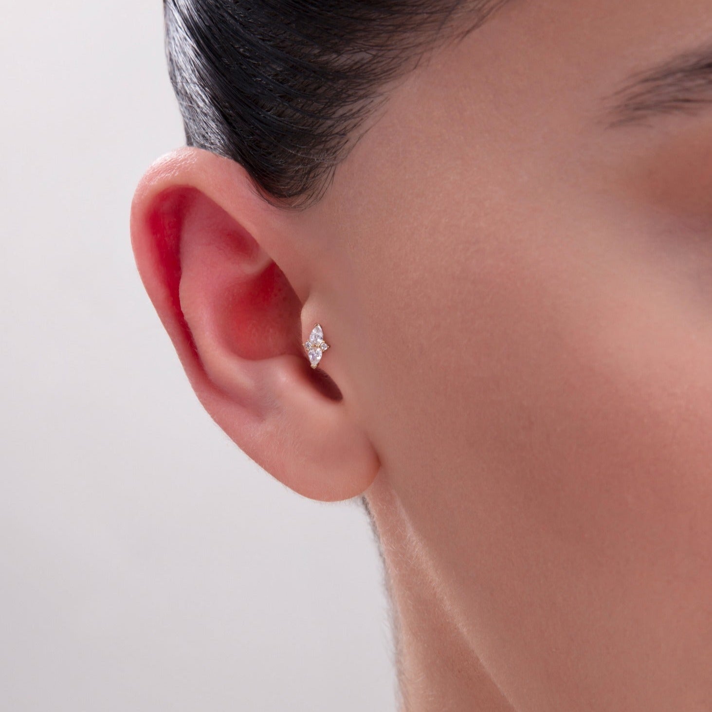 14K Tragus Örhänge Trio Zirkonia I Äkta Guld Cartilage Stud - Noxlookjewelry