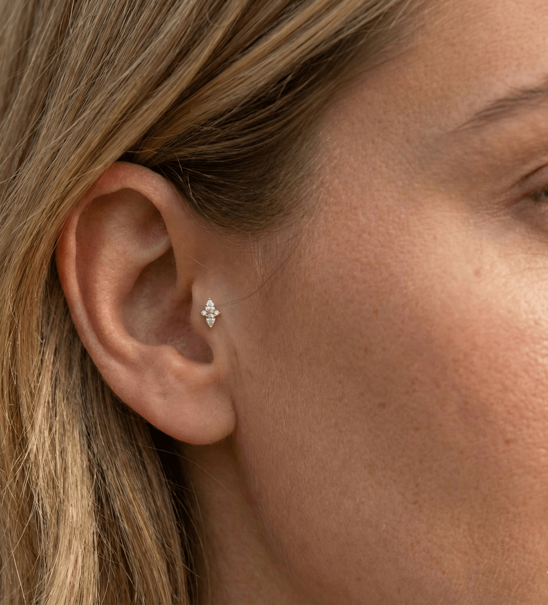 14K Tragus Örhänge Trio Zirkonia I Äkta Guld Cartilage Stud - Noxlookjewelry
