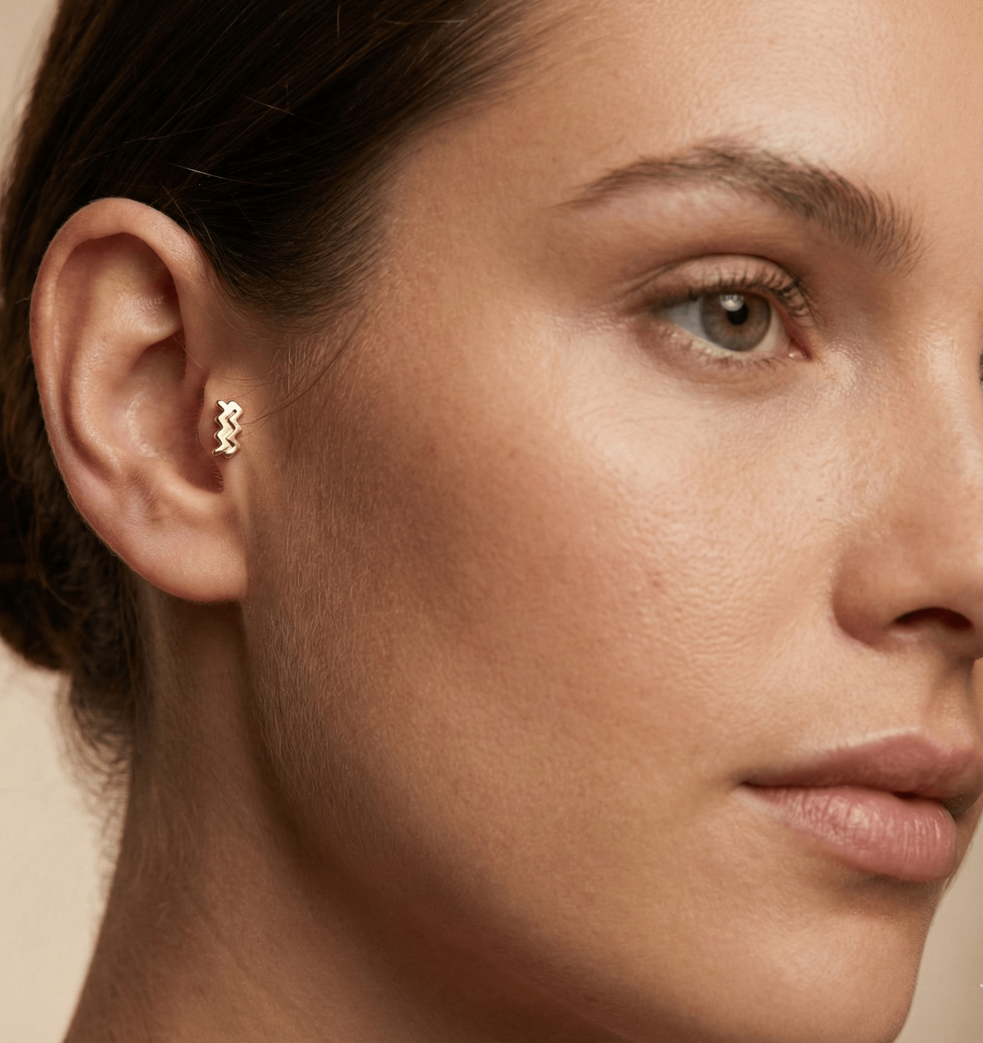 14K Tragus Örhänge Vattumannen I Äkta Guld Minimalistiskt Piercingsmycke - Noxlookjewelry