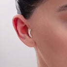 14K Tragusörhänge Baguette Stenar I Äkta Guld Elegant Broskörhänge - Noxlookjewelry