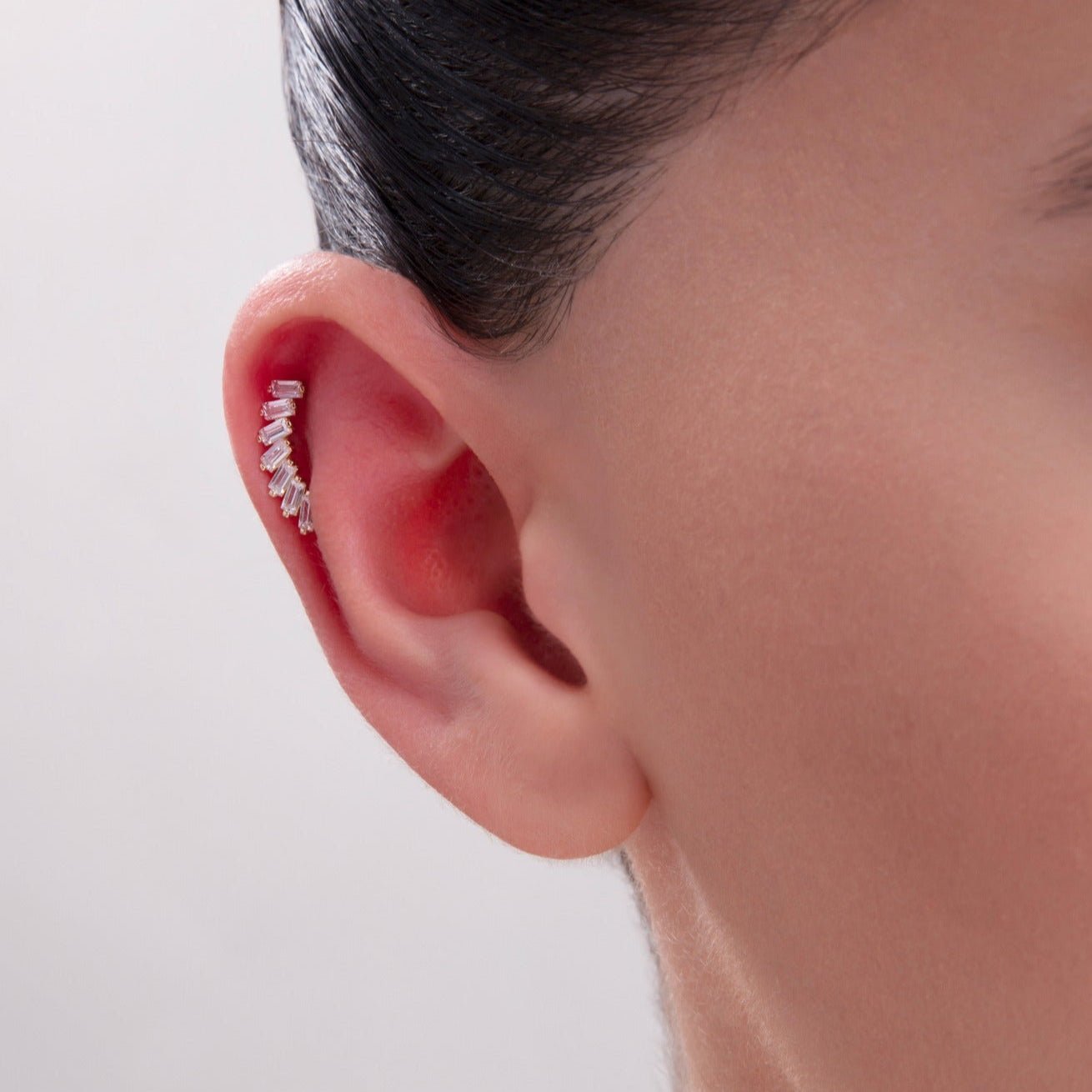 14K Tragusörhänge Baguette Stenar I Äkta Guld Elegant Broskörhänge - Noxlookjewelry