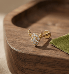 14K Tragusörhänge Djävulshorn I Äkta Guld Minimal Broskörhänge - Noxlookjewelry