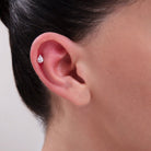 14K Tragusörhänge Droppformad Stud I Äkta Guld Minimal Broskörhänge - Noxlookjewelry