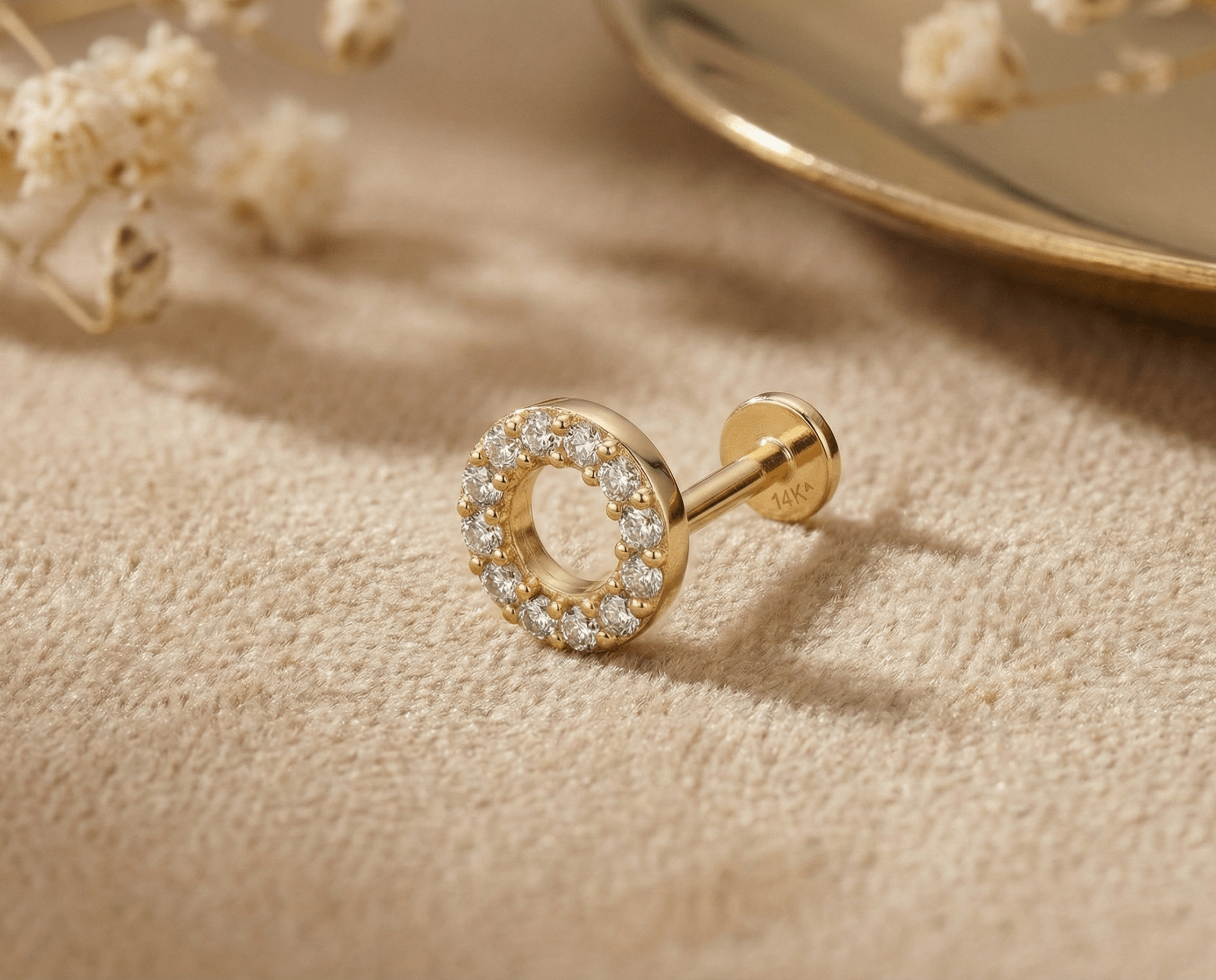 14K Tragusörhänge Halo Cirkel I Äkta Guld Elegant Broskörhänge - Noxlookjewelry