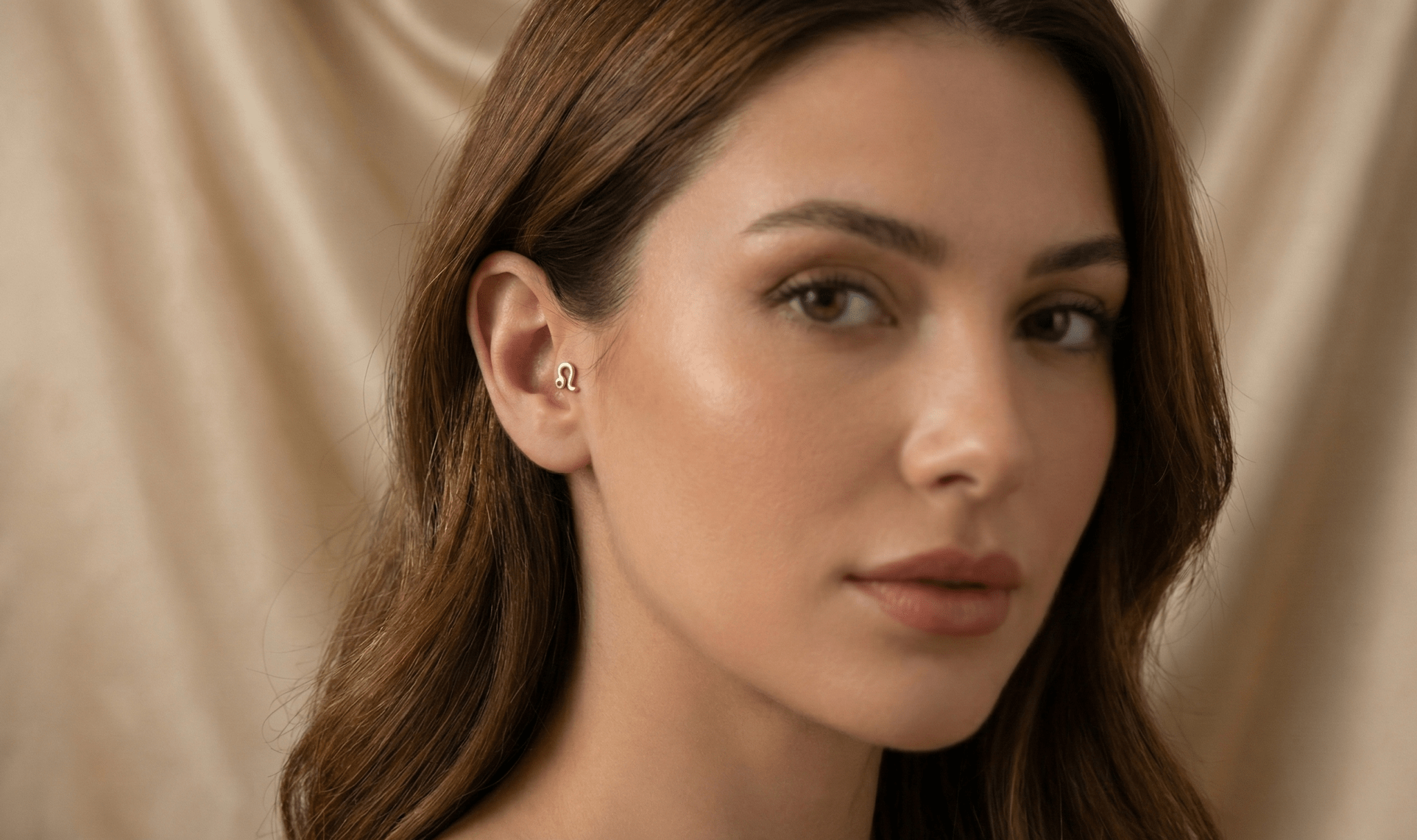 14K Tragusörhänge Lejon Stjärntecken I Äkta Guld Minimal Broskörhänge - Noxlookjewelry