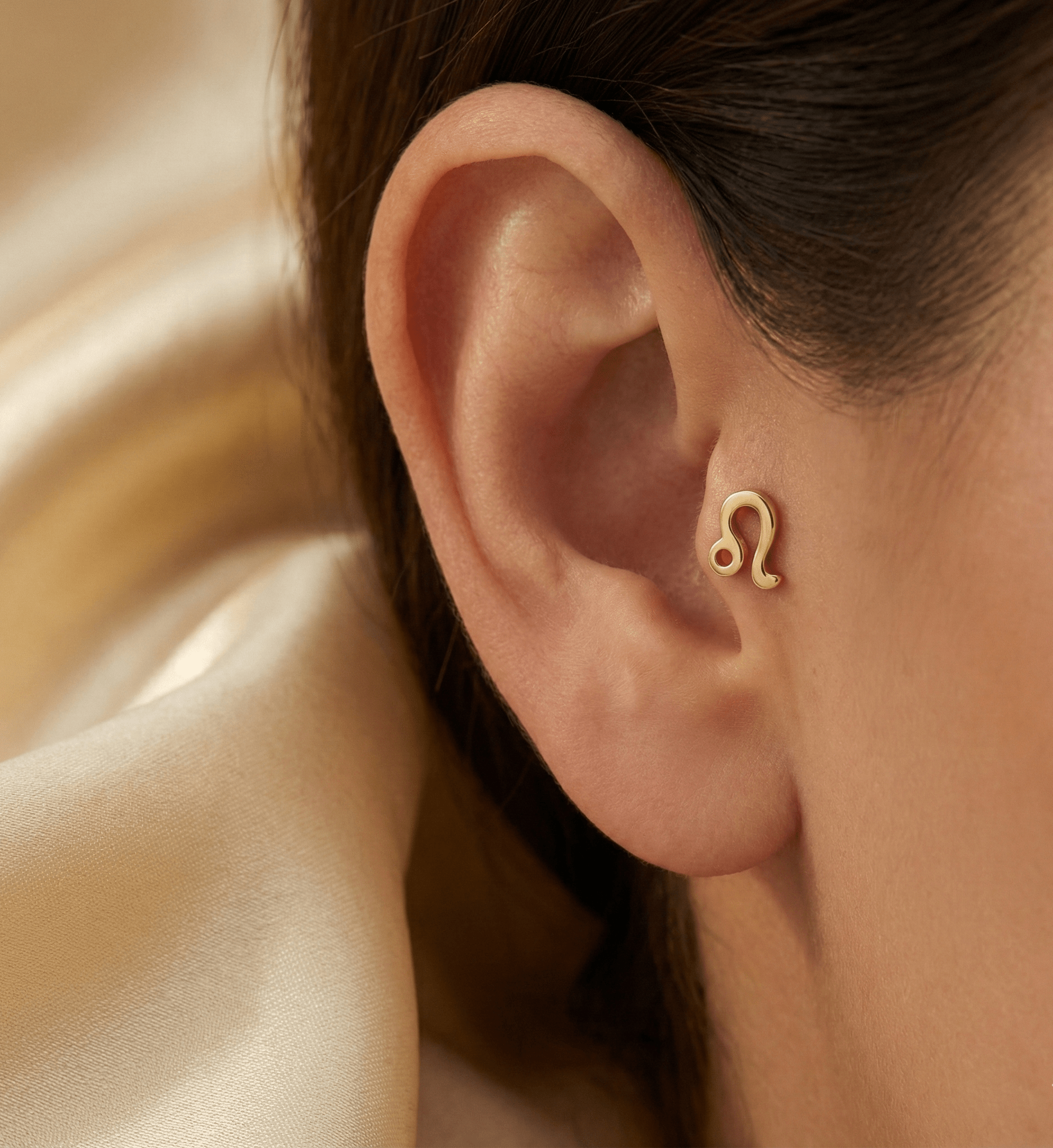 14K Tragusörhänge Lejon Stjärntecken I Äkta Guld Minimal Broskörhänge - Noxlookjewelry