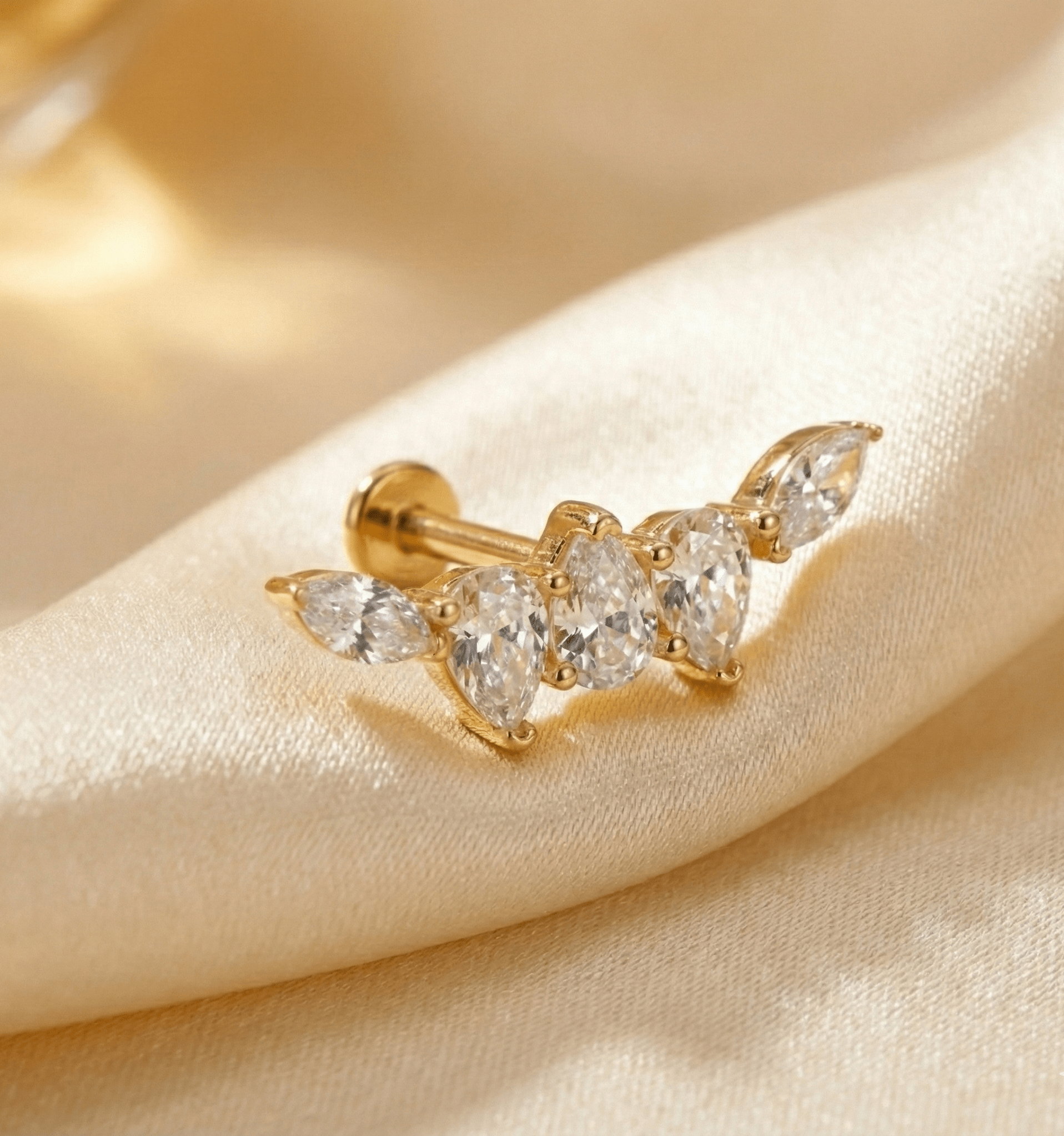 14K Tragusörhänge Marquise Cluster I Äkta Guld Broskörhänge - Noxlookjewelry