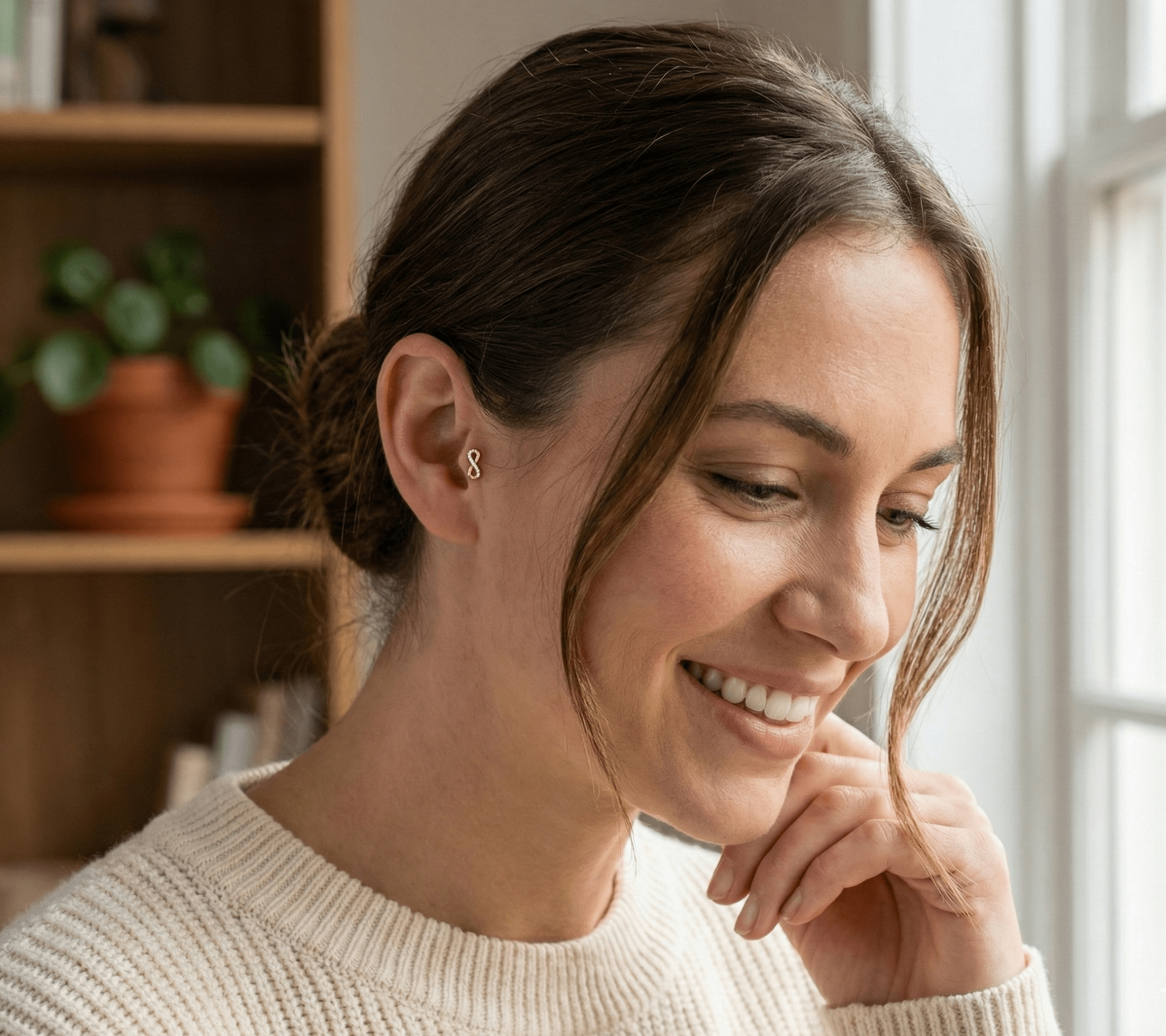 14K Tragusörhänge Oändlighetssymbol I Äkta Guld Elegant Broskörhänge - Noxlookjewelry