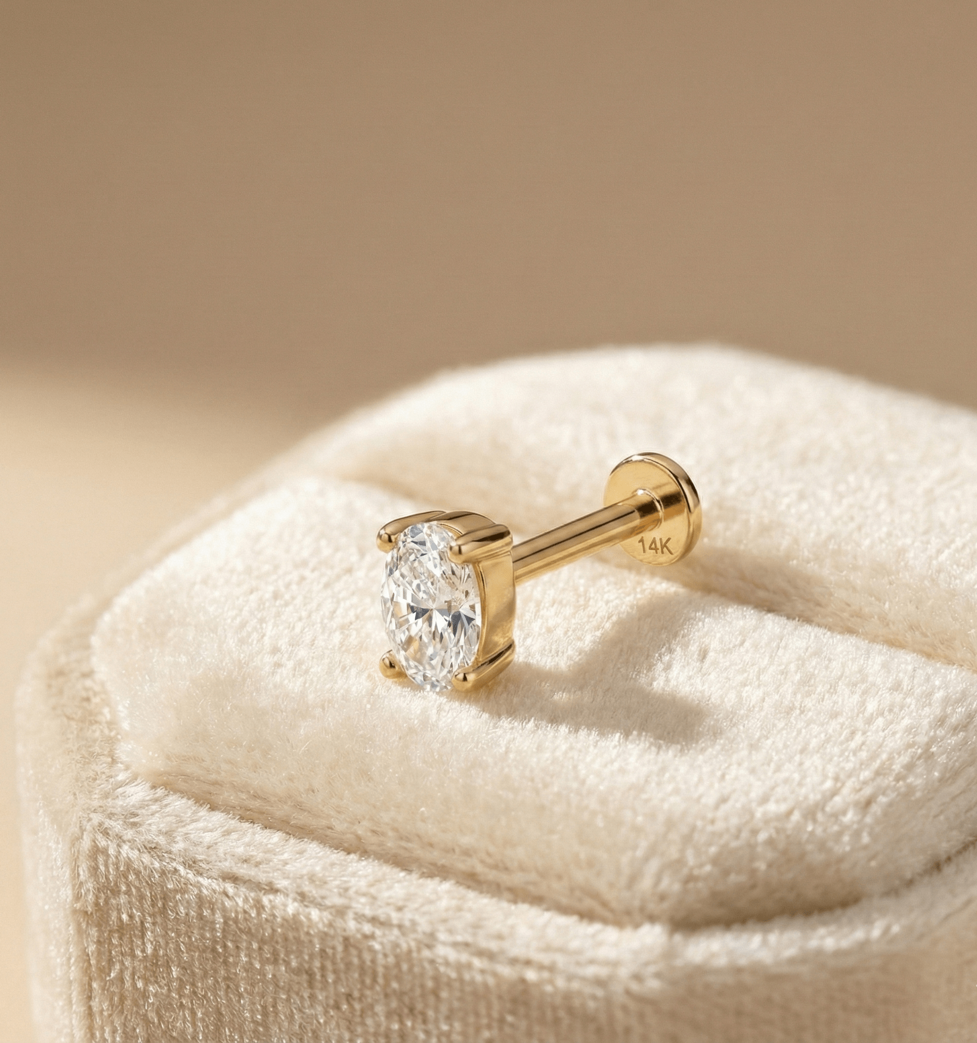 14K Tragusörhänge Oval Solitaire I Äkta Guld Minimal Broskörhänge - Noxlookjewelry