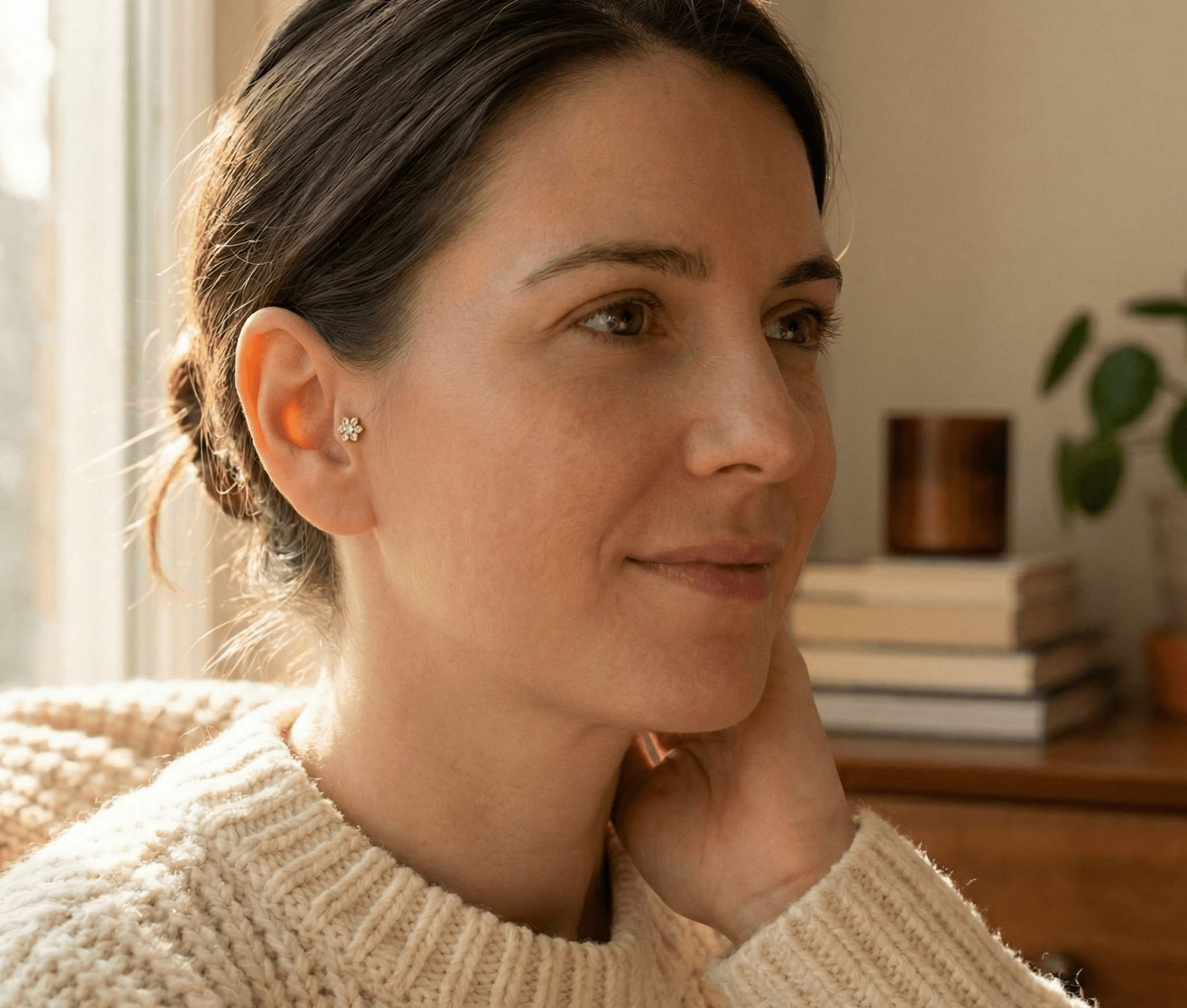 14K Tragusörhänge Snöflinga I Äkta Guld Elegant Broskörhänge - Noxlookjewelry