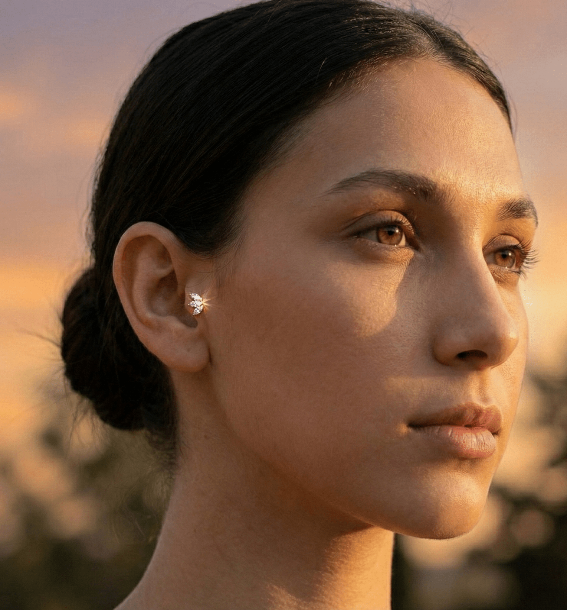 14K Tragusörhänge Tre Marquise I Äkta Guld Minimal Broskörhänge - Noxlookjewelry