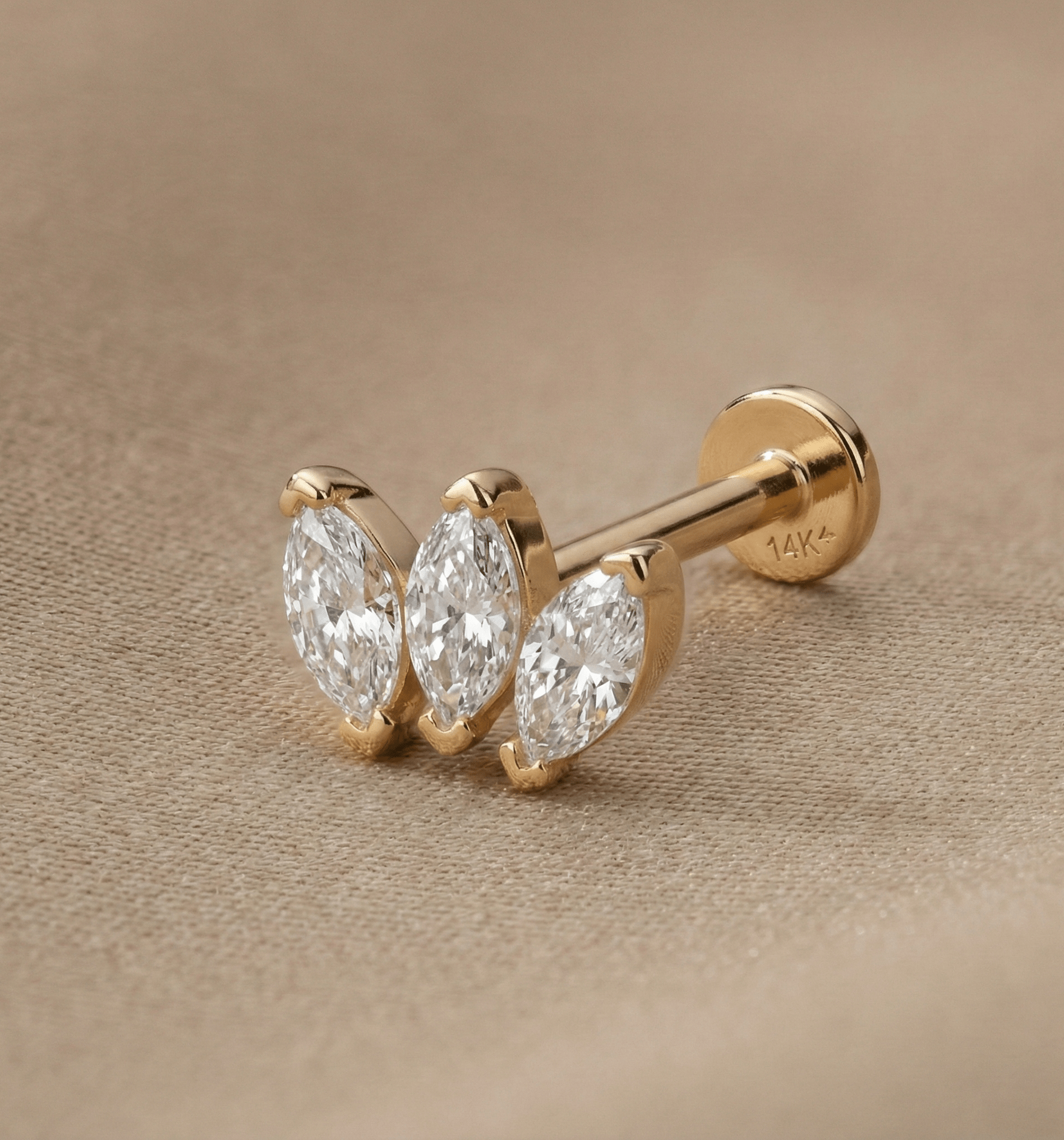 14K Tragusörhänge Tre Marquise I Äkta Guld Minimal Broskörhänge - Noxlookjewelry